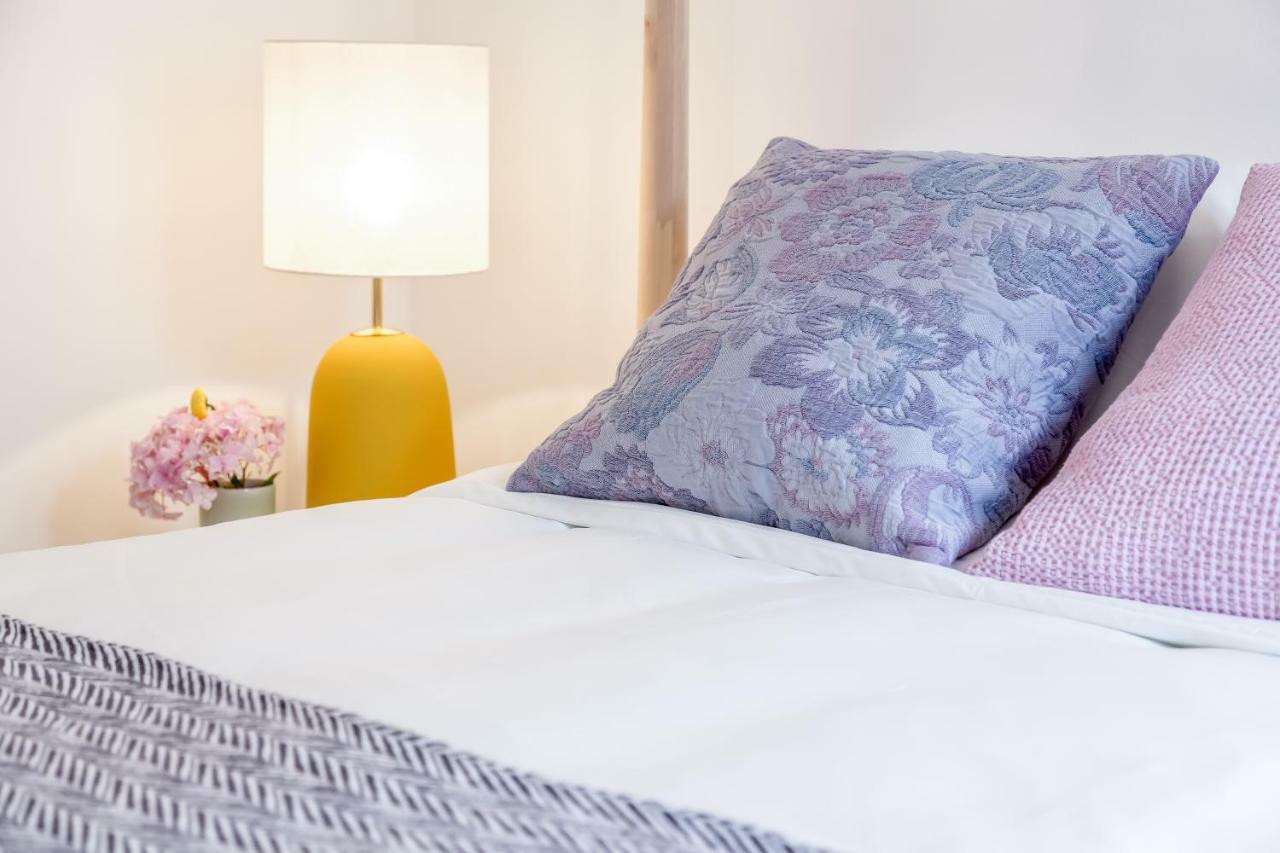 Alfama, Bright And Spacious With Private Terrace, By Timecooler Lisbona Esterno foto