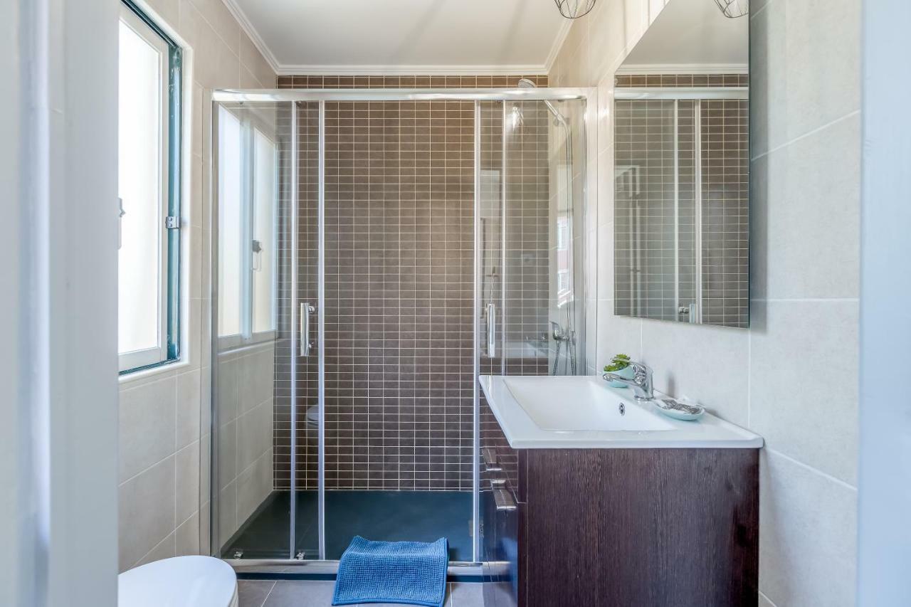 Alfama, Bright And Spacious With Private Terrace, By Timecooler Lisbona Esterno foto